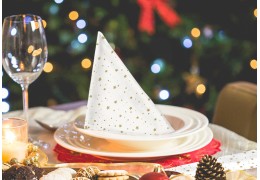 Mantelería desechable para Navidad: el toque especial que tu mesa necesita